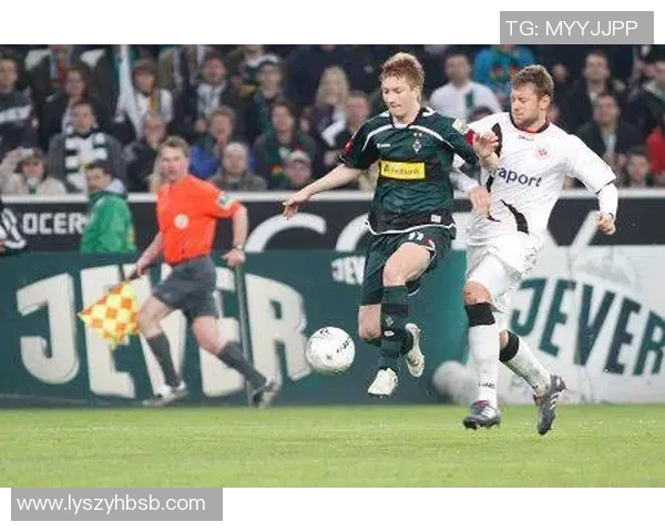 拜仁慕尼黑对阵强敌赛事前瞻分析:战术对决与球员表现的关键因素 拜仁慕尼黑对阵强敌赛事前瞻分析:战术对决与球员表现的关键因素